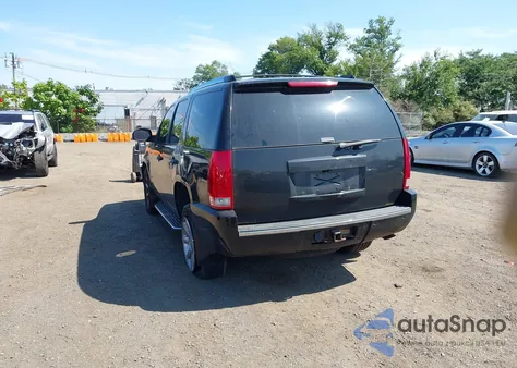 2010 GMC Yukon Denali z USA, uszkodzony, nr VIN 1GKUKEEF8AR100600